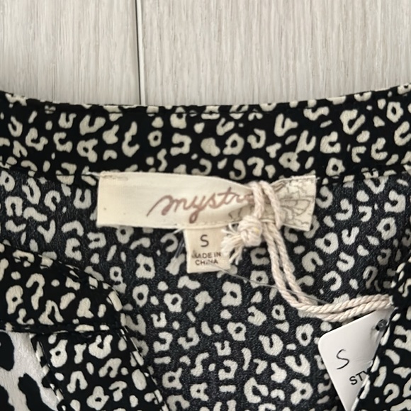 Blouse Button Down - Picture 3 of 3